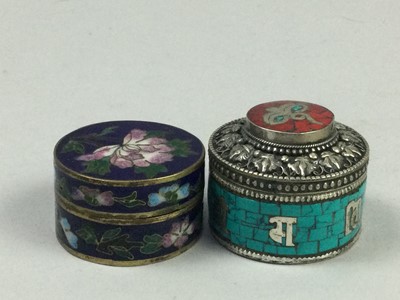 Lot 73 - A CHINESE CLOISONNE ENAMEL VASE ALONG WITH TWO CIRCULAR BOXES