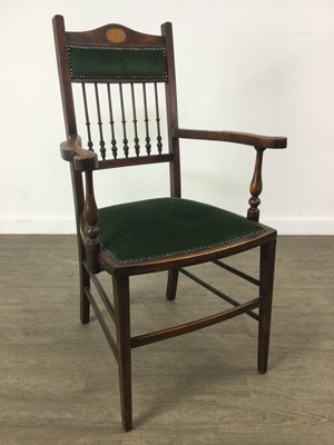 Lot 204 - AN EARLY 20TH CENTURY ELBOW CHAIR AND A GOSSIP CHAIR