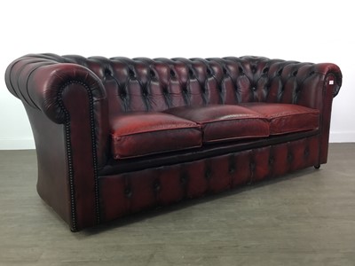 Lot 207 - A 20TH CENTURY CHESTERFIELD SETTEE AND ARMCHAIR