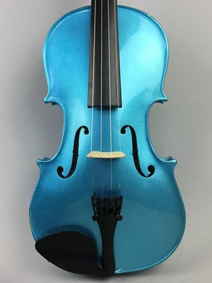Lot 116 - A CHINESE GLITTER BLUE PAINTED VIOLIN WITH BOW AND CASE