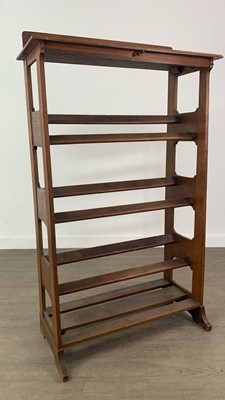 Lot 208 - AN EARLY 20TH CENTURY OAK SHOE RACK