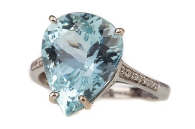 Lot 505 - A BLUE GEM SET AND DIAMOND RING