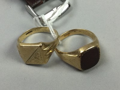 Lot 87 - A LOT OF TWO NINE CARAT GOLD SIGNET RINGS AND A WATCH