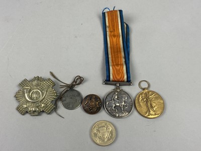Lot 136 - A SET OF THREE FIRST WORLD WAR CAMPAIGN MEDALS, OTHER BADGES AND A CHRISTMAS TIN