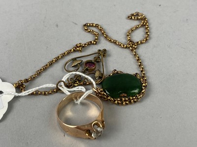 Lot 135 - A GREEN HARDSTONE BEADED NECKLACE, A HOLBEIN AND A RING