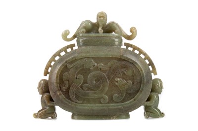 Lot 1219 - A LATE 19TH/EARLY 20TH CENTURY CHINESE JADE LIDDED JAR
