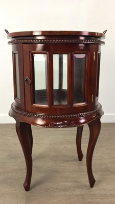 Lot 235 - A MAHOGANY REPRODUCTION TRAY TOP DISPLAY CABINET