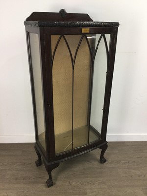 Lot 346 - A MAHOGANY DISPLAY CABINET