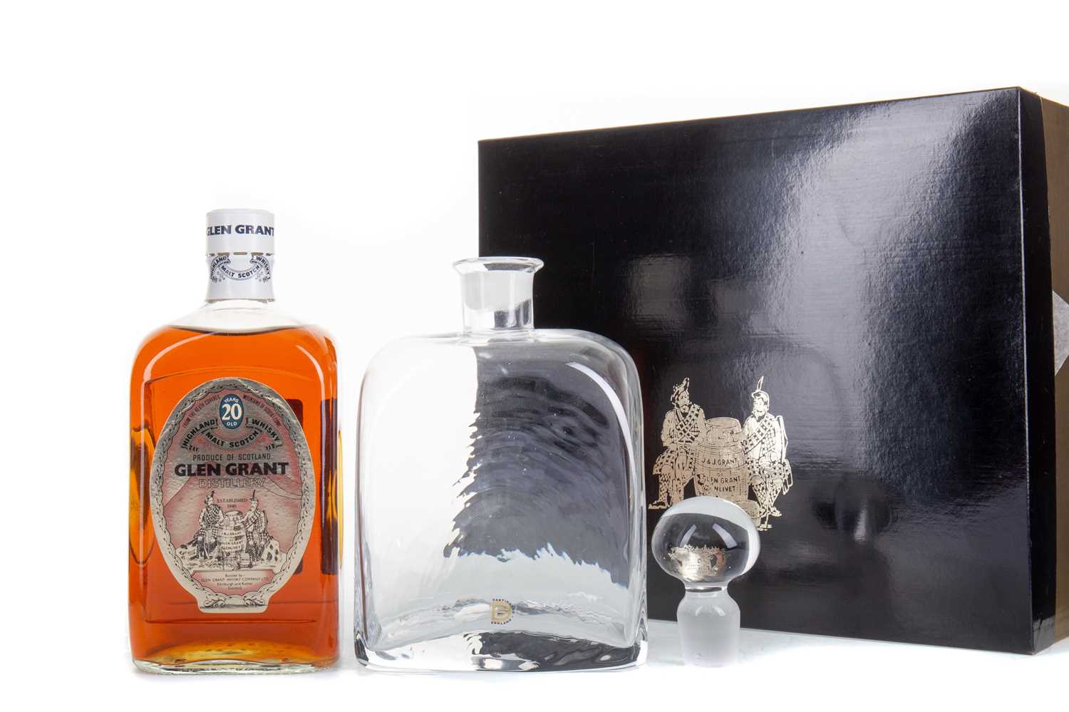 Lot 91 - GLEN GRANT 20 YEAR OLD DIRECTOR'S RESERVE AND DECANTER SET 26 1/3 FL OZ