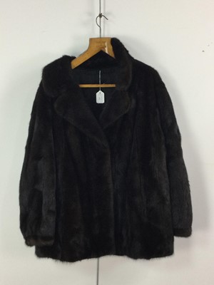 Lot 490 - A LADY'S FUR COAT