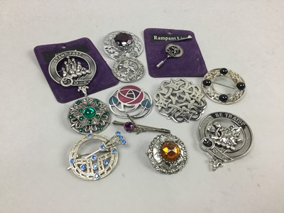 Lot 31 - A LOT OF SCOTTISH STYLE BROOCHES