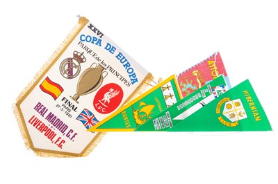 Lot 1622 - A COLLECTION OF FOOTBALL PENNANTS