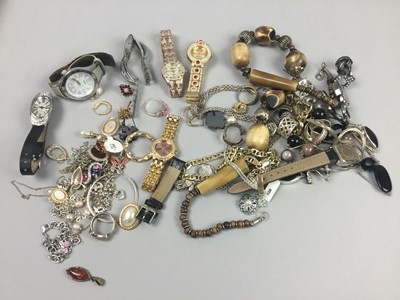 Lot 86 - A LOT OF COSTUME JEWELLERY AND WATCHES