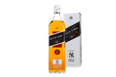 Lot 194 - JOHNNIE WALKER 12 YEAR OLD BLACK LABEL NEW YORK YANKEES 2017 EDITION 75CL