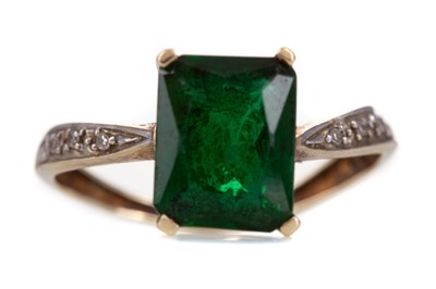 Lot 518 - A GREEN PASTE RING