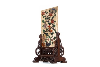 Lot 1047 - A LATE 19TH CENTURY CHINESE HARDSTONE SCHOLAR'S TABLE SCREEN