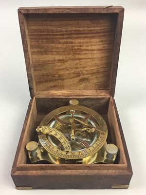 Lot 422 - A REPRODUCTION SUNDIAL COMPASS