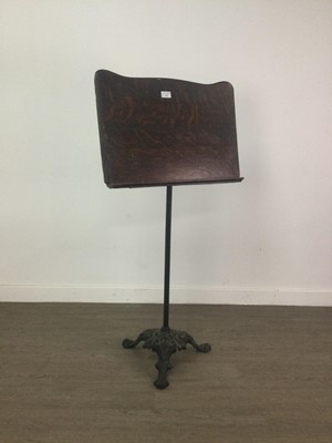 Lot 428 - A VICTORIAN ADJUSTABLE MUSIC STAND