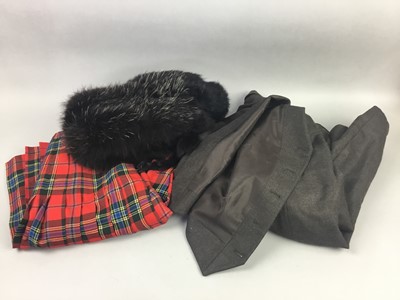 Lot 465 - A GENT'S KILT, JACKET AND WAISTCOAT AND OTHER ITEMS