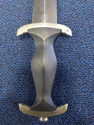 Lot 35 - A THIRD REICH-STYLE 'SS' CEREMONIAL DAGGER