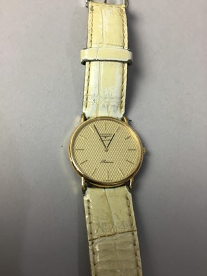 Lot 533 - A GENTLEMAN'S LONGINES GOLD PLATED QUARTZ WRIST WATCH