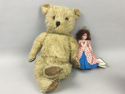 Lot 44 - A SCHUCO 'TRICKY' CAT, A TEDDY BEAR AND A GROUP OF DOLLS