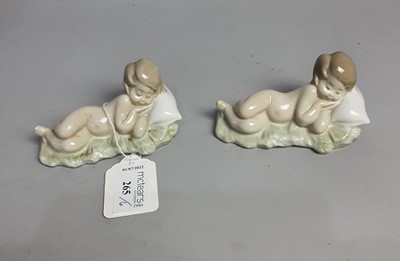 Lot 265 - TWO LLADRO FIGURES OF SLEEPING CHILDREN AND FOUR OTHERS