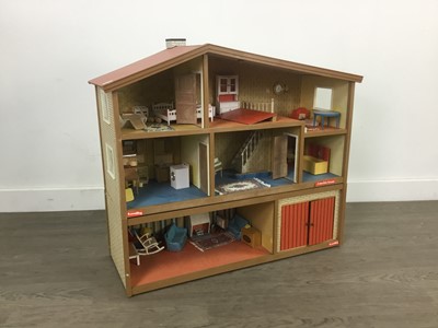Lot 270 - A DOLLS HOUSE AND ACCESSORIES