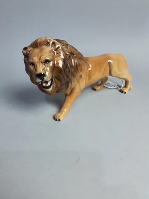 Lot 288 - A BESWICK FIGURE OF A LION AND FOUR OTHER BESWICK FIGURES