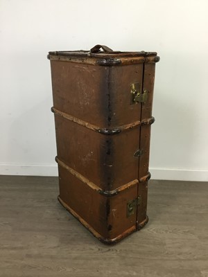 Lot 283 - A 20TH CENTURY TRAVEL TRUNK