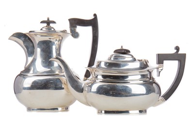 Lot 12 - A GEORGE V SILVER COFFEE POT AND A TEAPOT