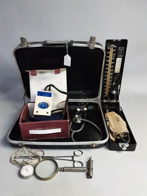 Lot 312 - AN ACCOSON DOMINION MODEL VINTAGE BLOOD PRESSURE MACHINE AND OTHER INSTRUMENTS