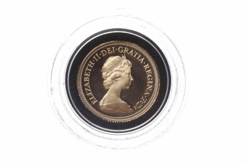 Lot 229 - GOLD PROOF SOVEREIGN DATED 1979 in capsule, in...