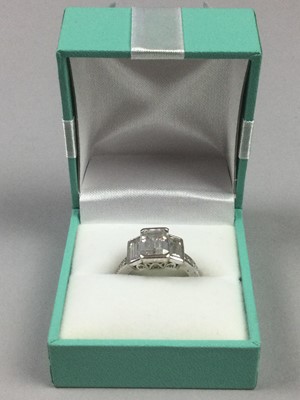 Lot 160 - A COLLECTION OF COSTUME AND OTHER JEWELLERY