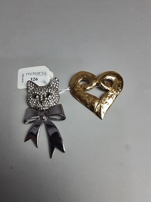 Lot 326 - TWO DESIGNER COSTUME JEWELLERY BROOCHES