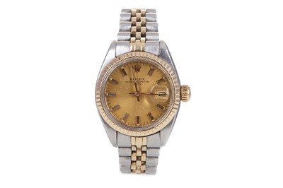 Lot 861 - A LADY'S ROLEX OYSTER PERPETUAL DATE STAINLESS STEEL BICOLOUR AUTOMATIC WRIST WATCH