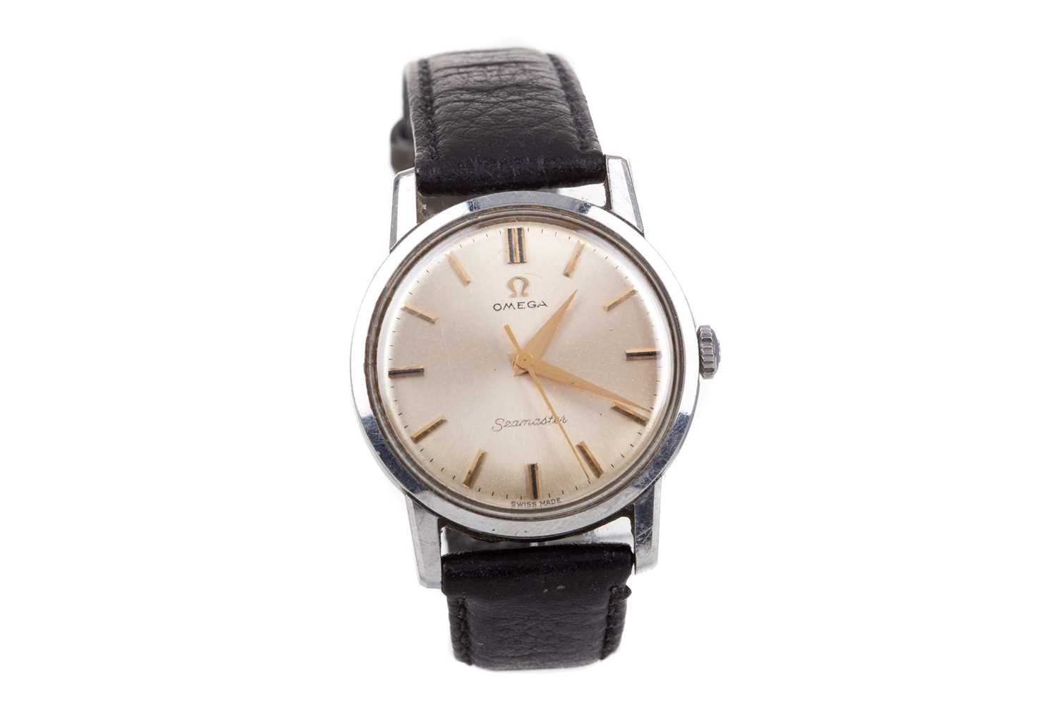 Lot 860 - A GENTLEMAN'S OMEGA SEAMASTER STAINLESS STEEL MANUAL WIND WRIST WATCH