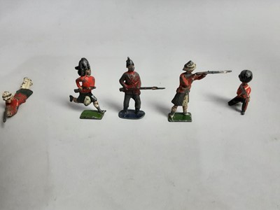 Lot 401 - A COLLECTION OF LEAD SOLDIERS