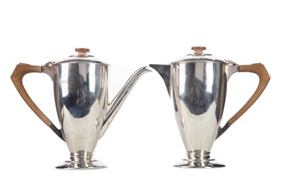 Lot 38 - A GEORGE VI SILVER CAFE AU LAIT OF ART DECO DESIGN