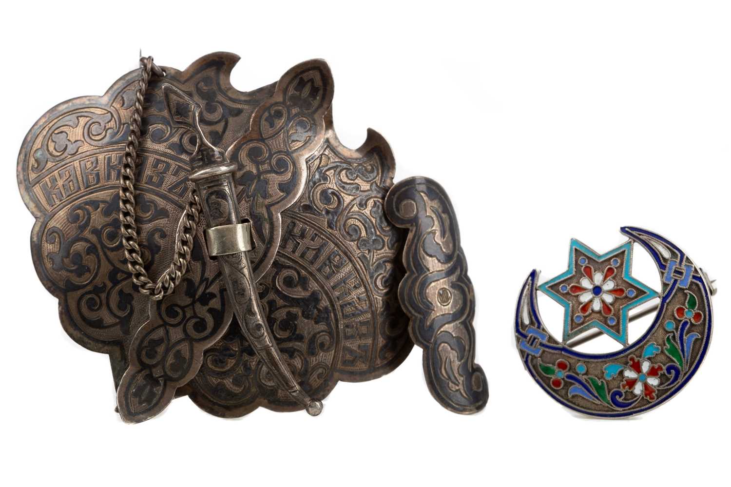 Lot 50 - A 19TH CENTURY RUSSIAN SILVER NIELLO WORK BELT BUCKLE WITH CLASP AND BROOCH, ALSO A CLOISONNE BROOCH
