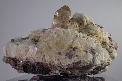 Lot 736 - A LARGE AND ATTRACTIVE BARITE MINERAL SPECIMEN