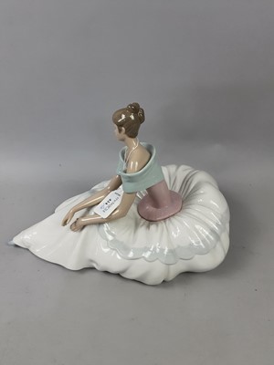 Lot 424 - A NAO FIGURE OF A SEATED FEMALE AND OTHER CERAMICS