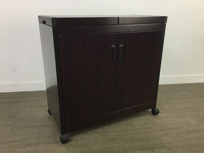 Lot 372 - A HOSTESS TROLLEY