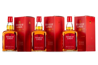 Lot 117 - 3 BOTTLES OF HOUSE OF LORDS 10 YEAR OLD HIGHLAND SINGLE MALT