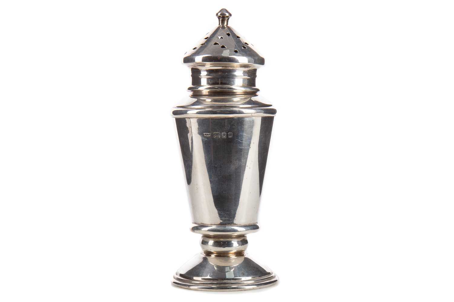 Lot 15 - A GEORGE VI SILVER SUGAR CASTER