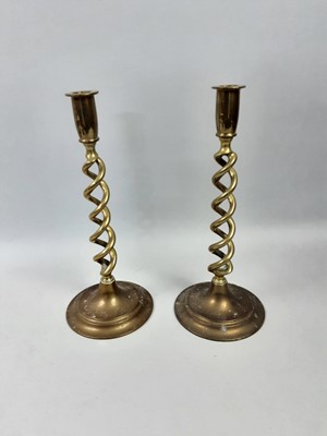 Lot 517 - A PAIR OF BRASS CANDLESTICKS, A BAROMETER AND MANTEL CLOCK