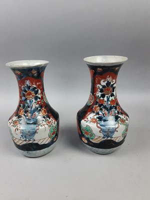 Lot 502 - A PAIR OF 20TH CENTURY JAPANESE VASES AND OTHER ASIAN CERAMICS