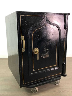 Lot 534 - A VINTAGE DOCUMENT SAFE