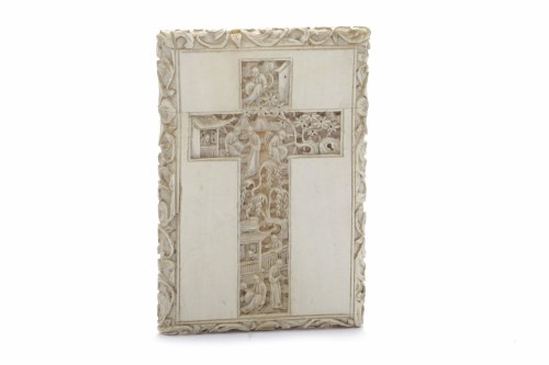 Lot 816 - LATE 19TH CENTURY CHINESE IVORY CARD CASE with...