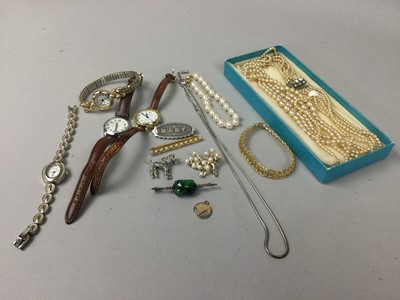 Lot 377 - A COLLECTION OF COSTUME JEWELLERY